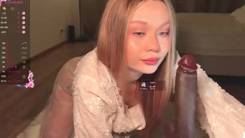 Dia online show from December 2025 09:42:01 PM