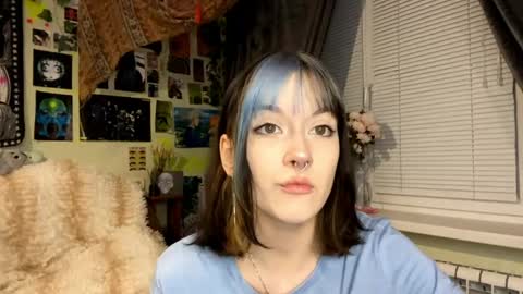 Alisa online show from May 2026 08:28:01 PM