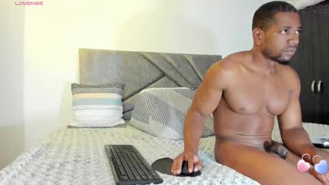 Snapshot of deliciouscocoa chatting on November 2025 10:48:01 AM Jean paul and Salome online show from November 2025 10:48:01 AM