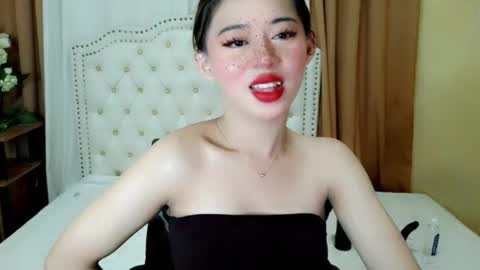 Snapshot of deliciously_sophie chatting on June 2026 04:37:01 AM Sophie online show from June 2026 04:37:01 AM