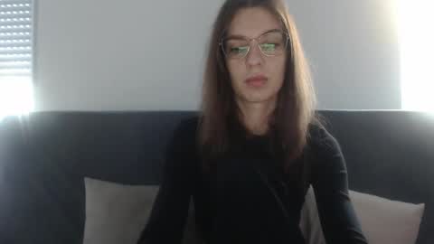 Aurora online show from September 2025 05:44:01 AM