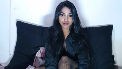 Snapshot of delilah_blazee chatting on January 2025 06:16:02 PM Delilah Blaze online show from January 2025 06:16:02 PM