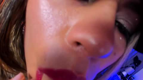 Snapshot of delilah_fix chatting on February 2026 09:59:02 PM della online show from February 2026 09:59:02 PM