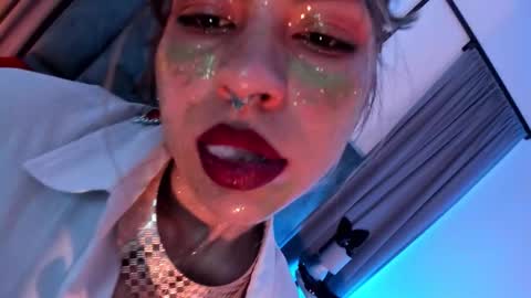 Snapshot of delilah_fix chatting on March 2026 09:21:02 PM della online show from March 2026 09:21:02 PM