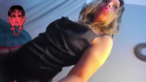 Snapshot of delilah_fix chatting on March 2026 09:32:02 PM della online show from March 2026 09:32:02 PM