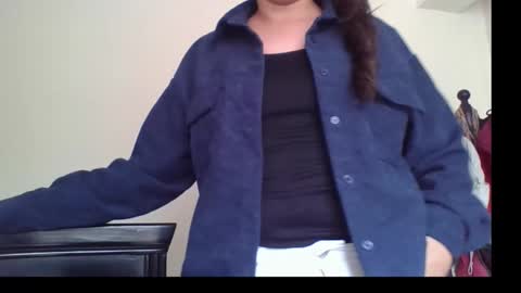 Della Helena online show from December 2025 04:58:02 PM