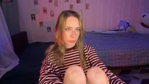 Della online show from May 2026 09:42:02 PM