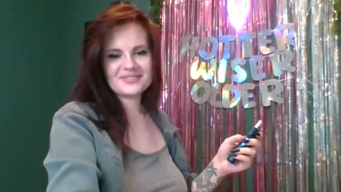 dellacrush_ online show from February 2025 10:14:01 AM