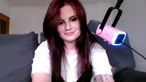 dellacrush_ online show from March 2025 06:08:02 PM