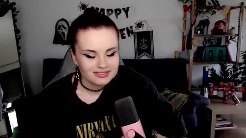 dellacrush_ online show from November 2025 08:59:01 AM