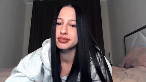 delly_love online show from October 2025 08:51:02 PM