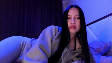 delly_love online show from October 2025 09:04:02 PM