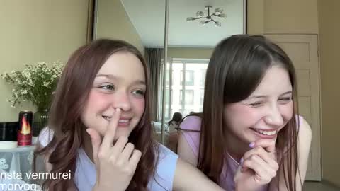 Delora online show from September 2025 01:21:01 PM