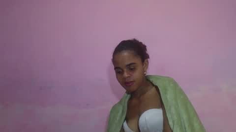delphine online show from May 2026 06:16:02 PM