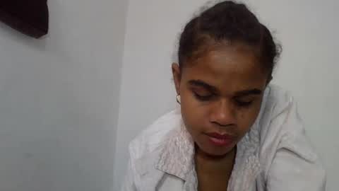 delphine online show from June 2026 05:43:01 AM