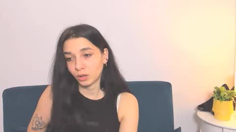 delphinehot online show from February 2026 04:22:01 PM