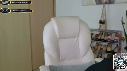 Snapshot of delsee_ chatting on December 2025 04:23:01 PM Delsee online show from December 2025 04:23:01 PM