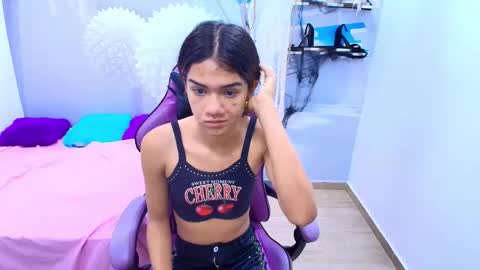 DEMI online show from October 2025 12:27:01 PM