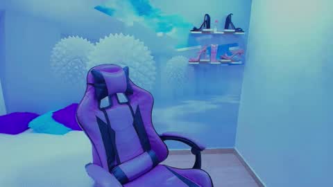 DEMI online show from November 2025 12:20:01 PM