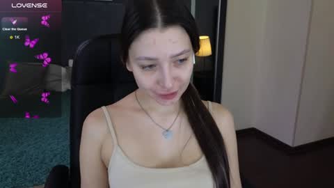 Snapshot of demi_loran chatting on January 2025 08:41:01 PM DEMI online show from January 2025 08:41:01 PM