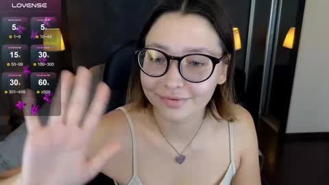Snapshot of demi_loran chatting on September 2025 05:31:01 AM DEMI online show from September 2025 05:31:01 AM