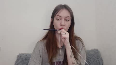 Snapshot of demiamour chatting on October 2025 04:24:02 AM Demi. not your babybabebb and other shit online show from October 2025 04:24:02 AM