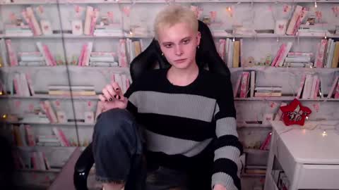 Snapshot of demianenglen chatting on January 2025 10:02:01 PM demianenglen online show from January 2025 10:02:01 PM