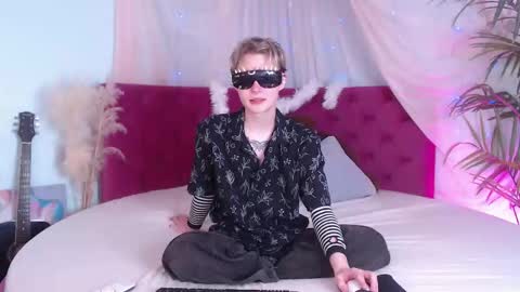 Snapshot of demianenglen chatting on September 2025 09:49:01 PM demianenglen online show from September 2025 09:49:01 PM