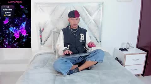 Snapshot of demiansalvatore chatting on September 2025 11:37:02 AM Demian and Salvatore online show from September 2025 11:37:02 AM