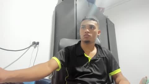 Snapshot of demol_latin chatting on December 2024 12:02:01 AM MASTER DAV online show from December 2024 12:02:01 AM