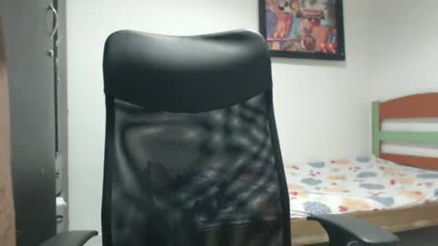 Snapshot of demol_latin chatting on December 2024 04:34:01 AM MASTER DAV online show from December 2024 04:34:01 AM