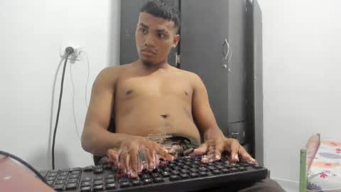 Snapshot of demol_latin chatting on December 2024 04:47:02 AM MASTER DAV online show from December 2024 04:47:02 AM