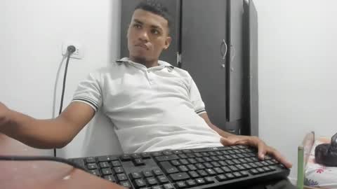 Snapshot of demol_latin chatting on December 2024 07:46:02 PM MASTER DAV online show from December 2024 07:46:02 PM