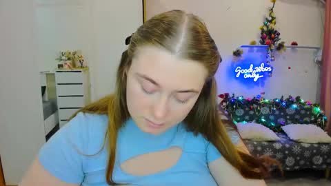 Snapshot of demure_soul chatting on December 2024 03:09:01 AM Sophie online show from December 2024 03:09:01 AM