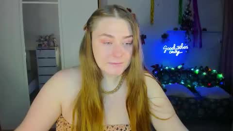 Snapshot of demure_soul chatting on December 2024 04:03:02 AM Sophie online show from December 2024 04:03:02 AM