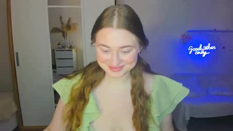 Snapshot of demure_soul chatting on February 2025 07:04:02 AM Sophie online show from February 2025 07:04:02 AM