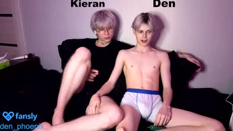 Snapshot of den_phoenix_ chatting on September 2025 09:41:02 PM Den Shorty online show from September 2025 09:41:02 PM