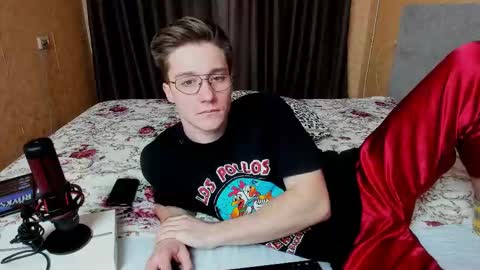 Deni online show from November 2025 07:23:02 PM