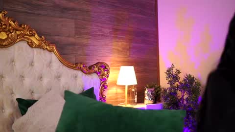 denisedevilles online show from December 2024 10:49:01 AM