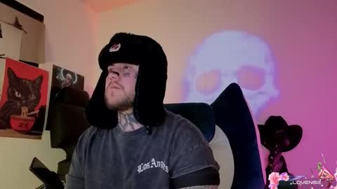 Snapshot of denjig chatting on November 2025 03:06:01 AM Oliver online show from November 2025 03:06:01 AM