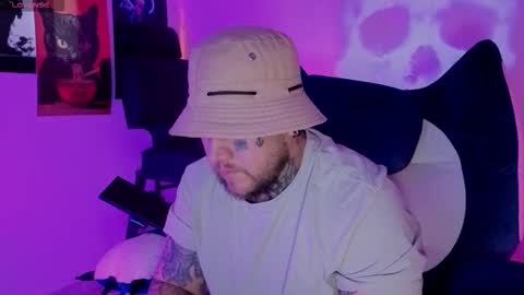 Snapshot of denjig chatting on November 2025 02:45:02 AM Oliver online show from November 2025 02:45:02 AM