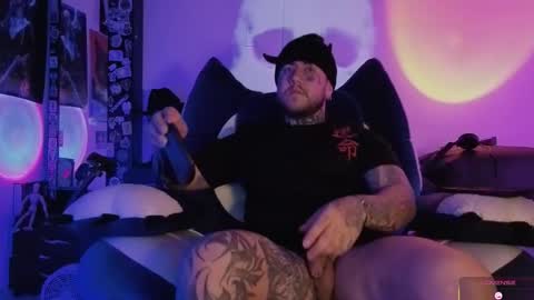 Snapshot of denjig chatting on December 2025 03:00:02 AM Oliver online show from December 2025 03:00:02 AM