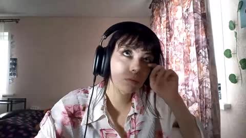 Snapshot of dennapriefert chatting on November 2025 08:00:02 AM Aki online show from November 2025 08:00:02 AM