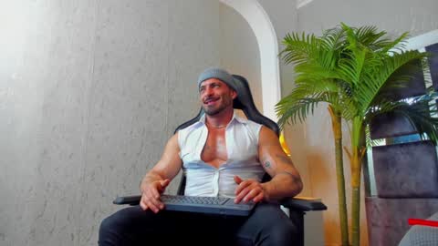 Snapshot of dennis_cox_ chatting on January 2025 03:33:02 PM dennis_cox_ online show from January 2025 03:33:02 PM