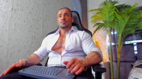 Snapshot of dennis_cox_ chatting on January 2025 11:55:01 AM dennis_cox_ online show from January 2025 11:55:01 AM