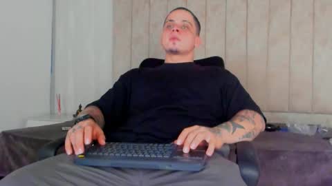 dennis munera online show from January 2025 08:16:02 PM