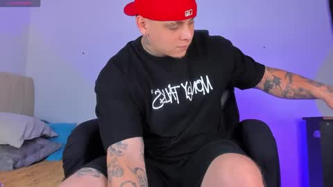 dennis munera online show from October 2025 04:16:01 PM