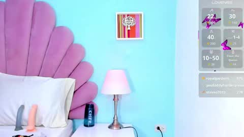 Denis online show from November 2025 08:00:01 PM