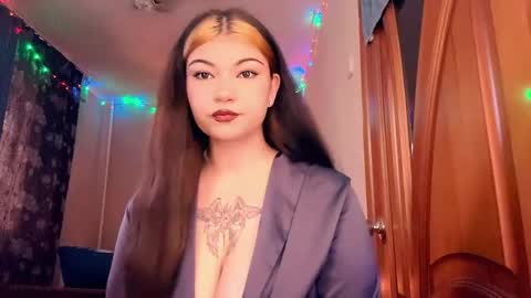 Leila online show from May 2026 01:39:02 PM