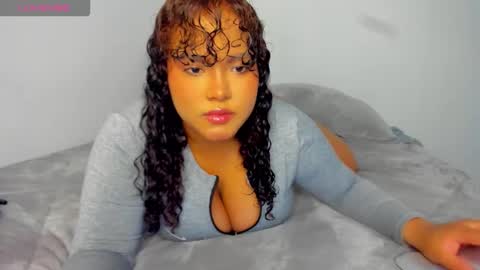 Dephne online show from November 2025 06:12:01 PM